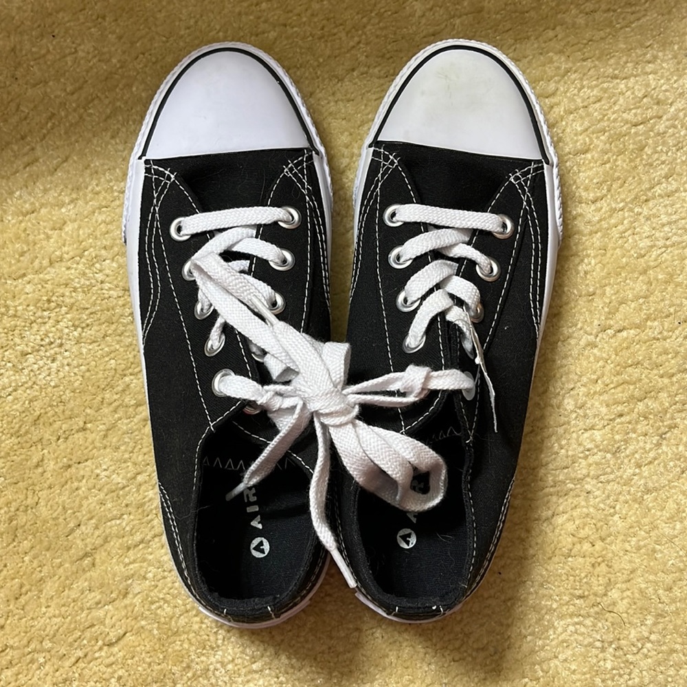 NWT Airwalk Sneakers